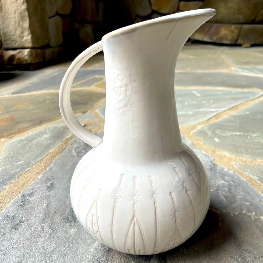 Makola Pitcher